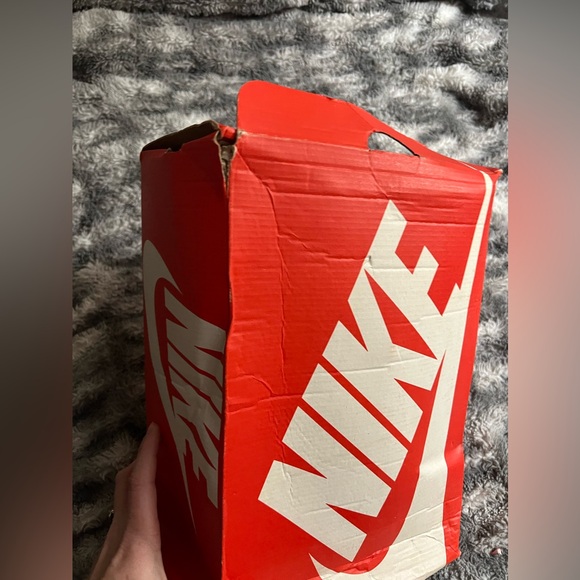 302: Nike Women Shox Gravity (Metallic Gold) Size: 7.5 (reg$150) - Picture 11 of 13